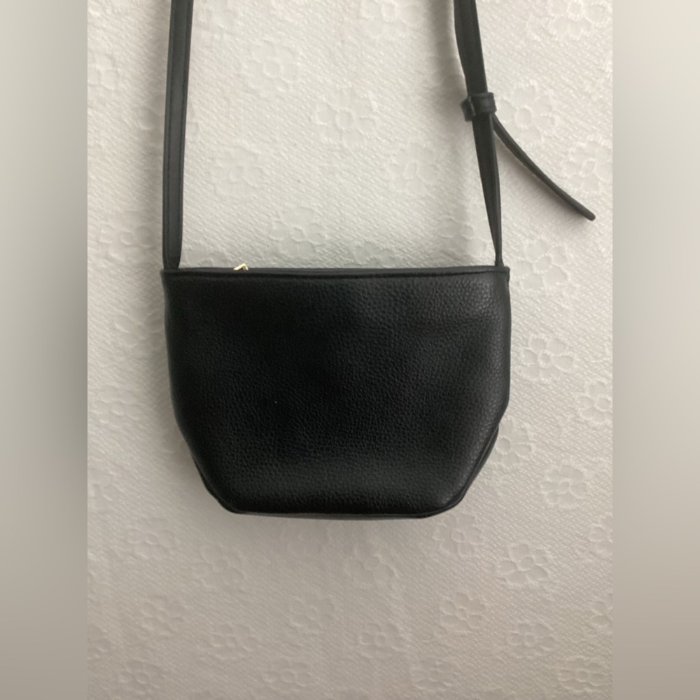 A new day Black Crossbody Bag EUC 8”X6”k